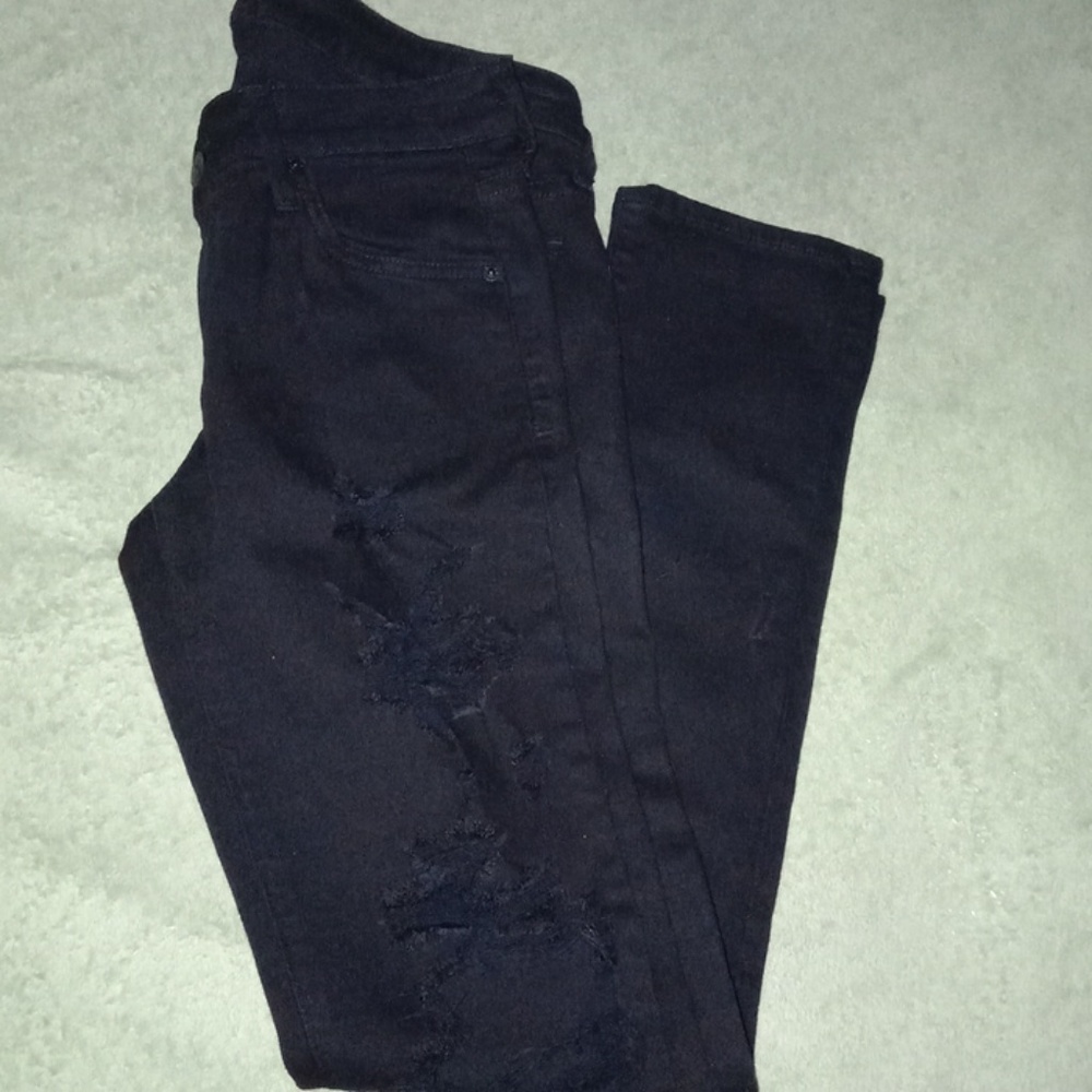 Ripped skinny jeans
